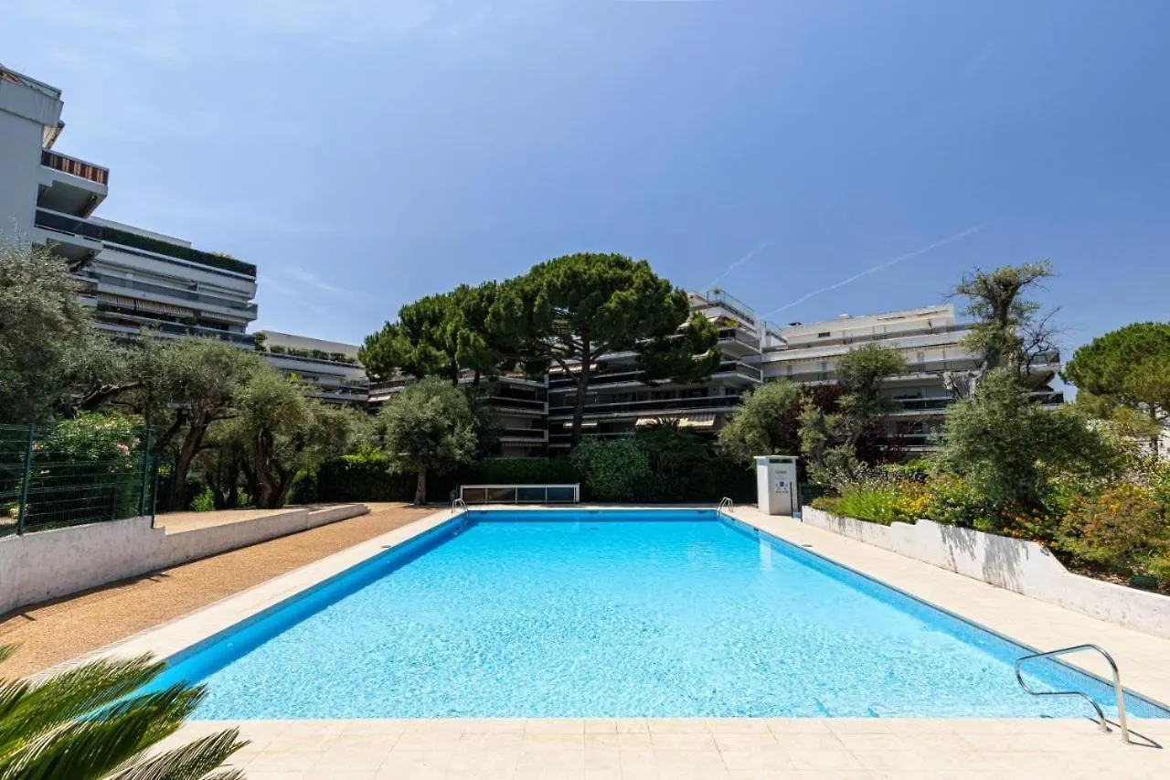 Juan Les Pins Charming Apartment