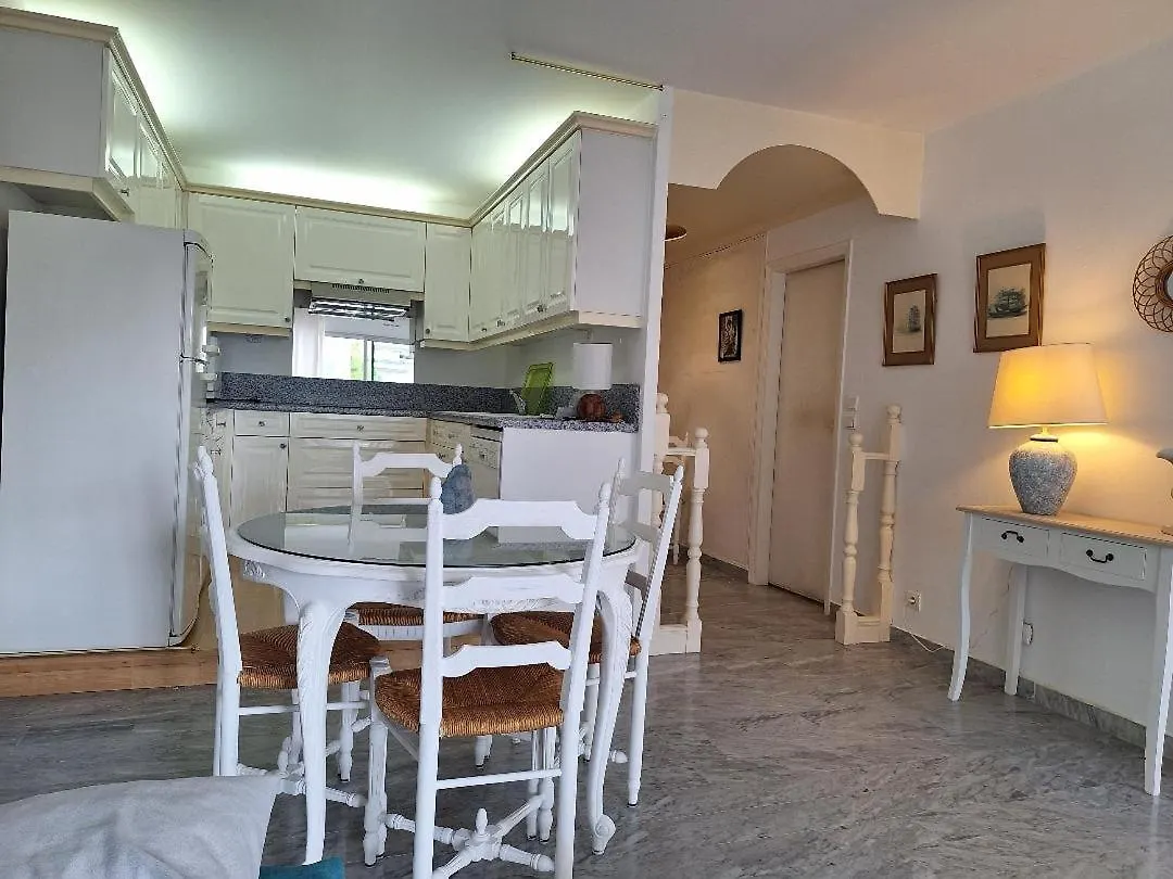 Juan Les Pins Charming Apartment