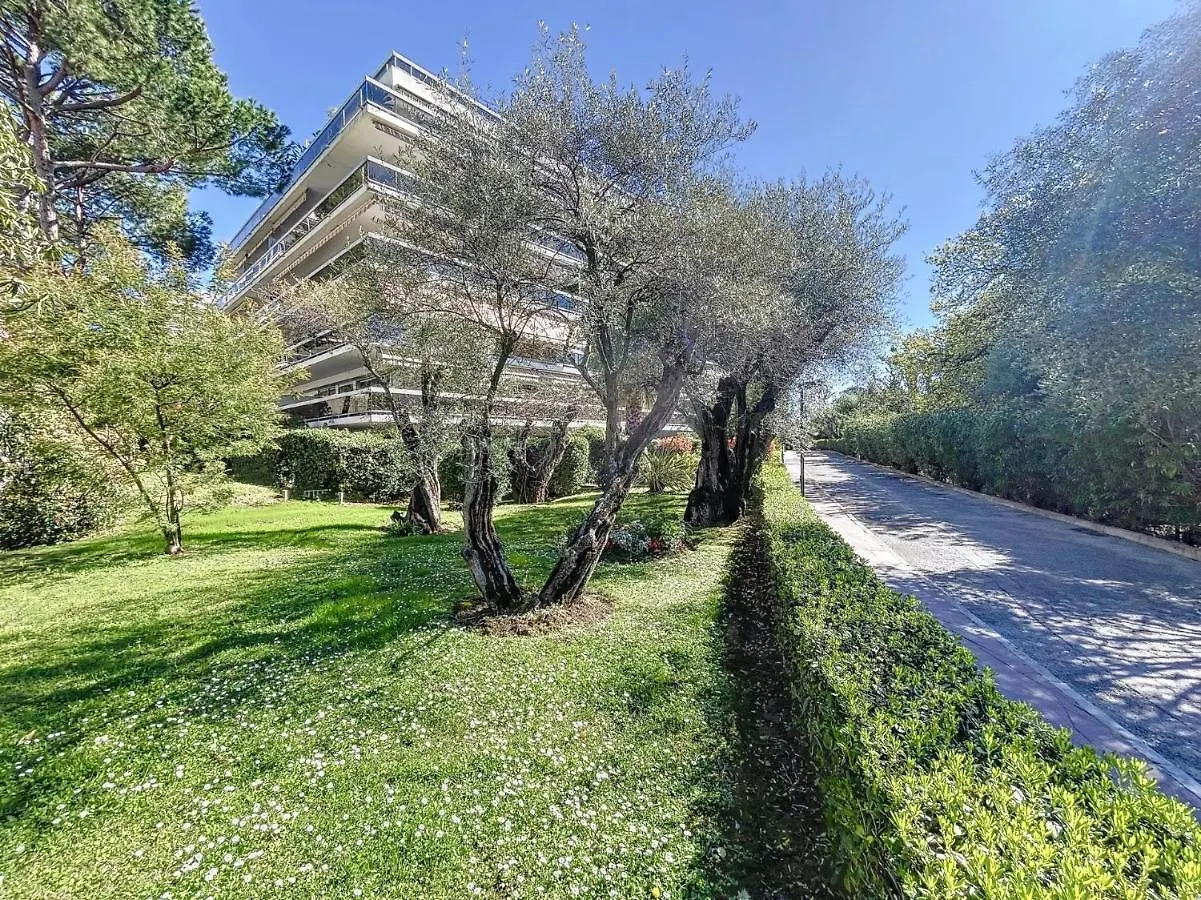 Juan Les Pins Charming Apartment