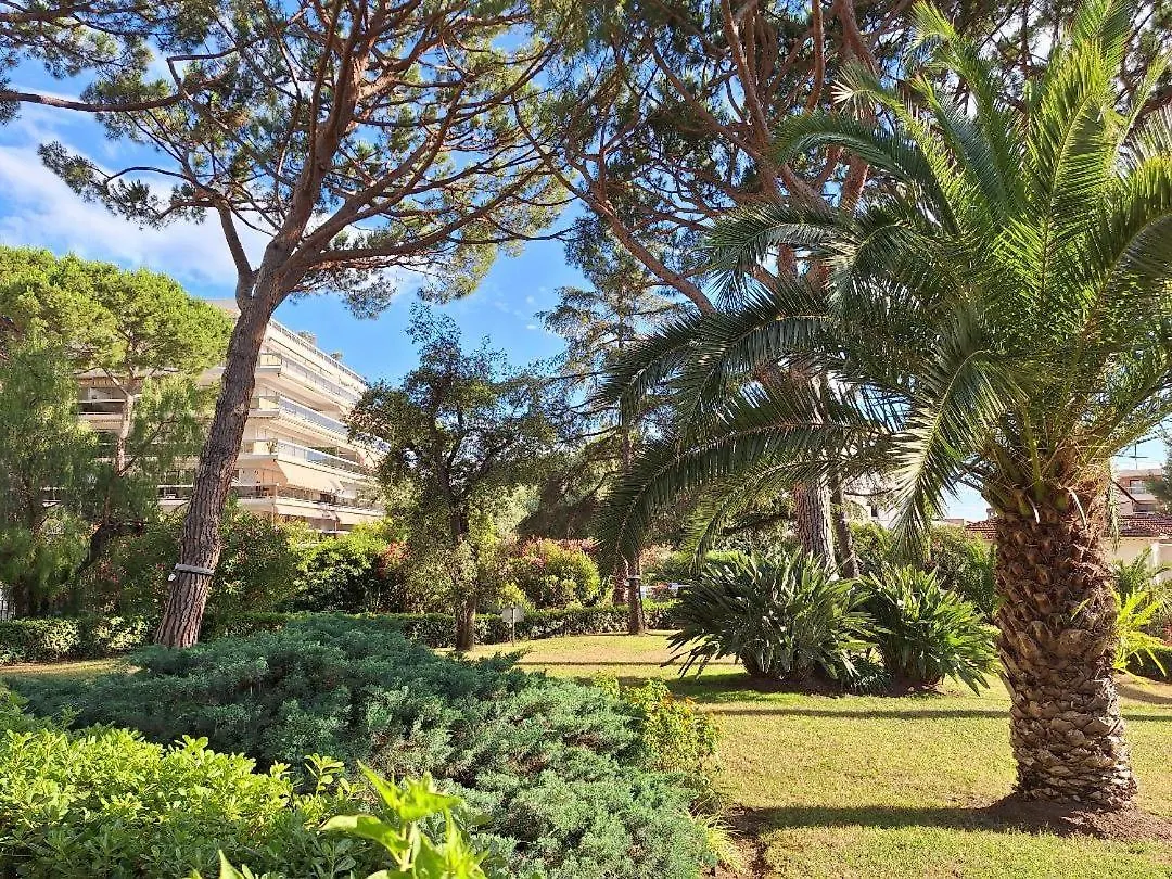 Juan Les Pins Charming Apartment France