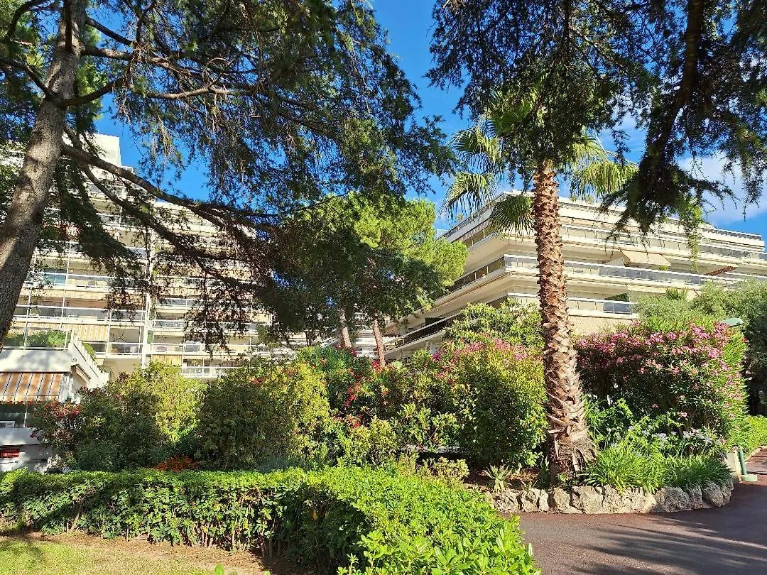 Juan Les Pins Charming Apartment
